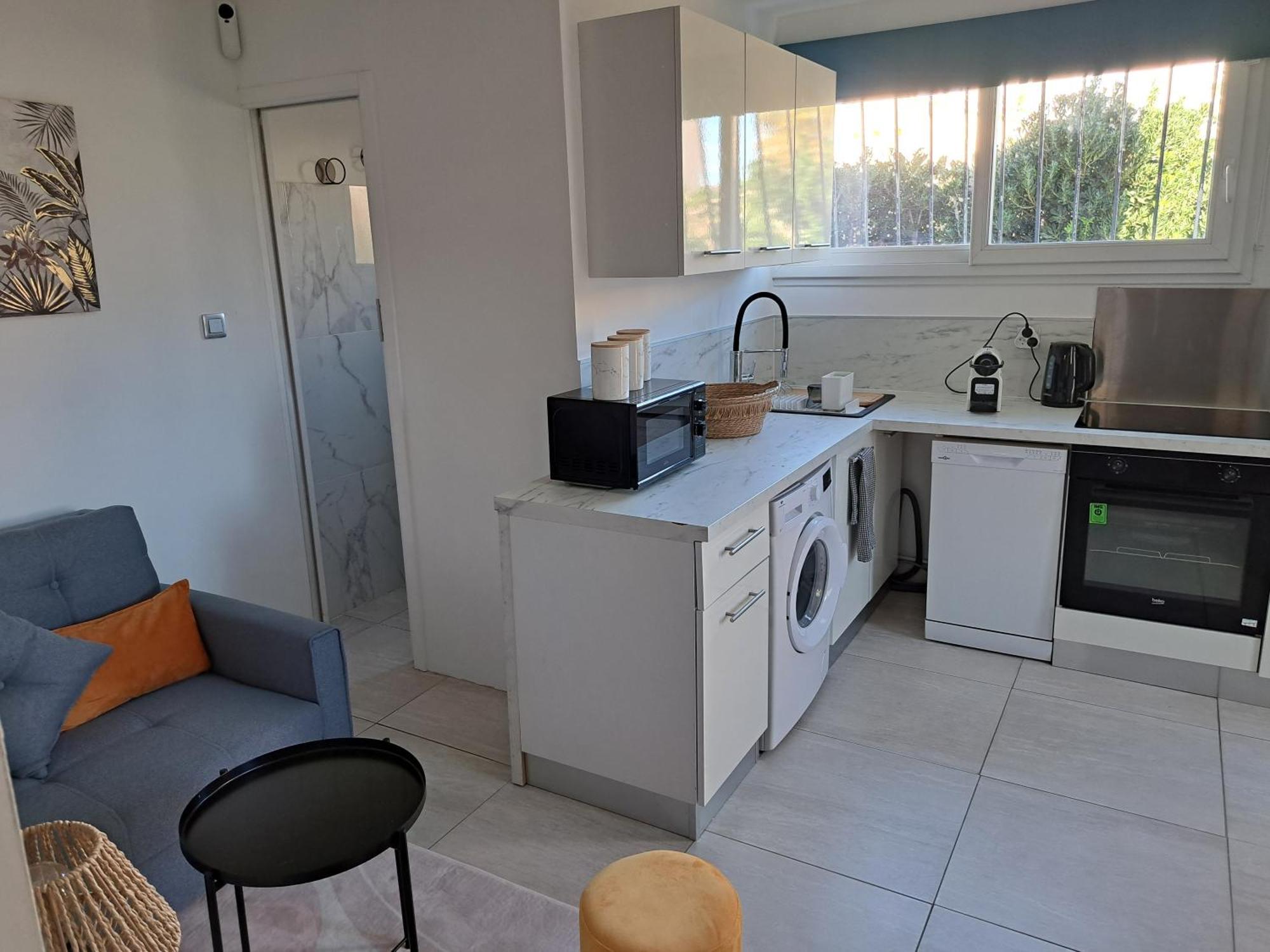 Seduisant Studio Avec Cour Privative La Crau Εξωτερικό φωτογραφία